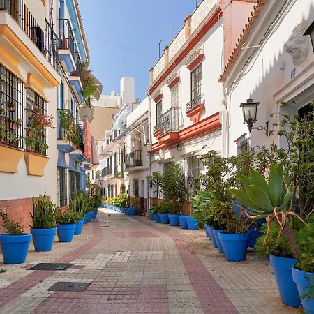 Apartment Village *
