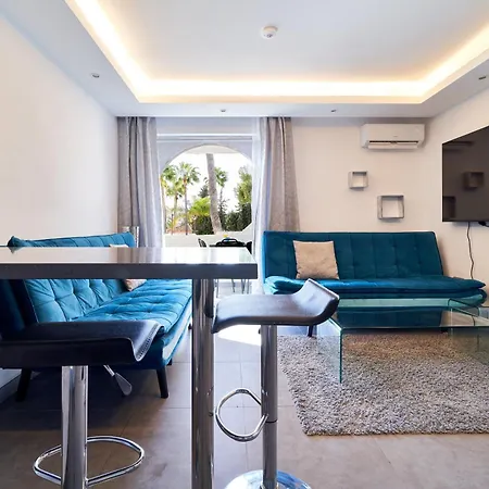 Village Apartment *